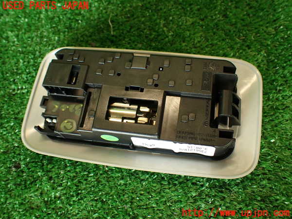 2UPJ-32066412]フィアット・500X(33414)ルームランプ2 (真中 2列目) 中古_m0004.jpg