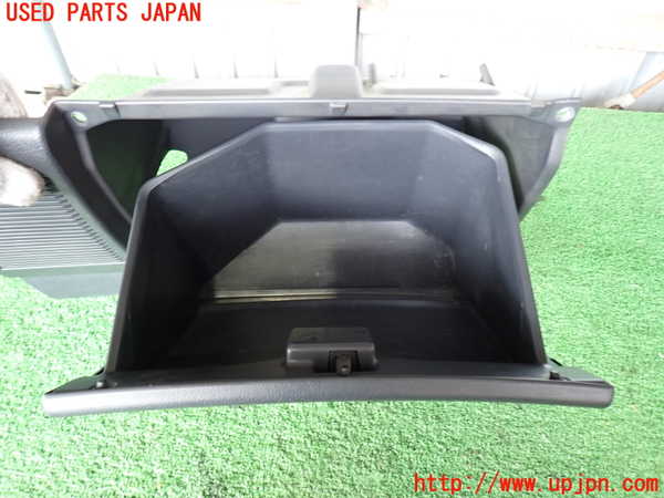 2UPJ-32077516]カローラ レビン(AE91)グローブボックス1 中古_m0002.jpg