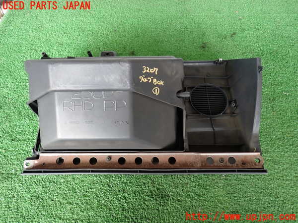 2UPJ-32077516]カローラ レビン(AE91)グローブボックス1 中古_m0003.jpg