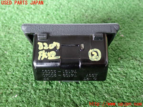 2UPJ-32077822]カローラ レビン(AE91)灰皿2 中古_m0003.jpg