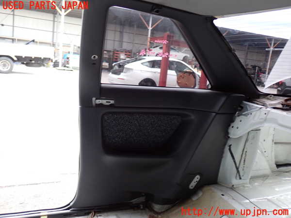 2UPJ-32077675]カローラ レビン(AE91)右リアピラートリム 中古_m0001.jpg