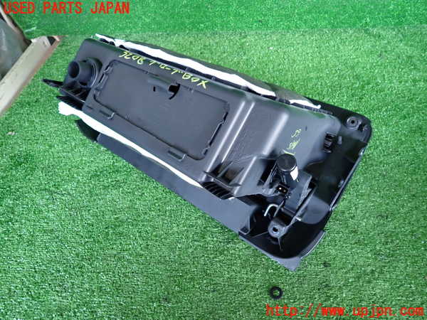 2UPJ-32087516]BMW ミニ(MINI)クーパーSD(XN20M)(F56)グローブボックス1 中古_m0003.jpg
