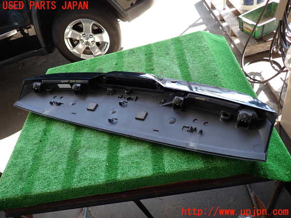 2UPJ-32091520]ジープ・グランドチェロキー(WK36A)リアスポイラー 中古_m0004.jpg