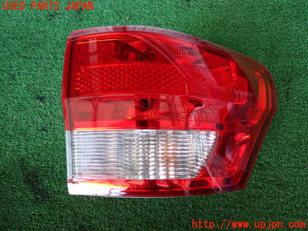 2UPJ-32091530]ジープ・グランドチェロキー(WK36A)右テールランプ 中古_m0001.jpg