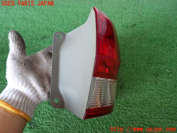 2UPJ-32091530]ジープ・グランドチェロキー(WK36A)右テールランプ 中古_m0002.jpg