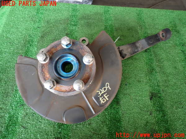 2UPJ-32094290]ジープ・グランドチェロキー(WK36A)右フロントナックルハブ 中古_m0001.jpg