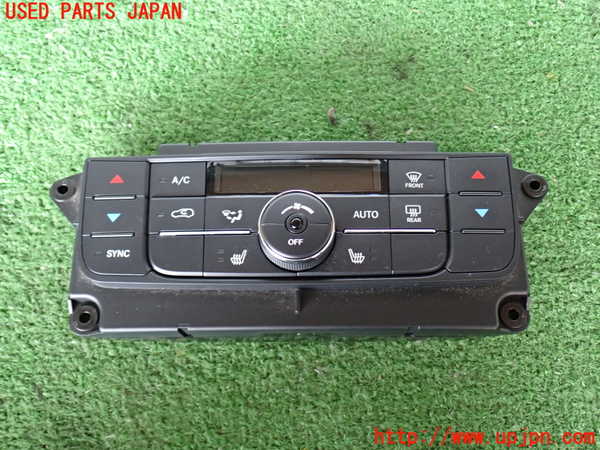 2UPJ-32096066]ジープ・グランドチェロキー(WK36A)エアコンスイッチ1 中古_m0001.jpg