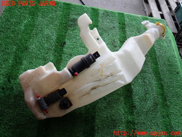 2UPJ-32096791]ジープ・グランドチェロキー(WK36A)ウォッシャータンク1 中古_m0002.jpg