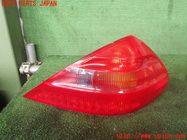 2UPJ-32101530]ベンツ SL350 R230(230467)右テールランプ 中古_m0001.jpg