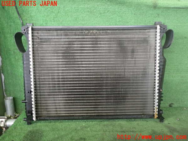 2UPJ-32102321]ベンツ SL350 R230(230467)ラジエーター1 中古_m0002.jpg