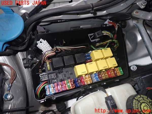 2UPJ-32106741]ベンツ SL350 R230(230467)ヒューズボックス1 中古_m0002.jpg