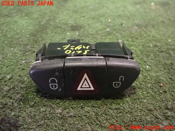 2UPJ-32106290]ベンツ SL350 R230(230467)ハザードスイッチ 中古_m0001.jpg