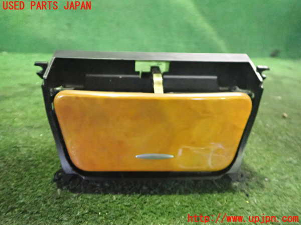 2UPJ-32107821]ベンツ SL350 R230(230467)灰皿1 中古_m0001.jpg