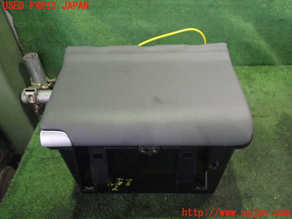 2UPJ-32107841]ベンツ SL350 R230(230467)小物入れ1 中古_m0001.jpg