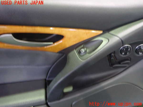 2UPJ-32101264]ベンツ SL350 R230(230467)左ドア内張り 中古_m0002.jpg