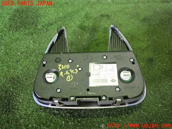 2UPJ-32106411]ベンツ SL350 R230(230467)ルームランプ1 中古_m0002.jpg