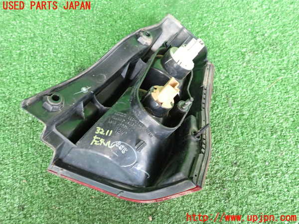2UPJ-32111536]レグナム(EC5W)左テールランプ 中古_m0003.jpg