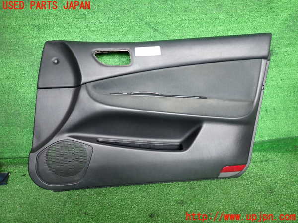 2UPJ-32111234]レグナム(EC5W)右前ドア内張り 中古_m0001.jpg