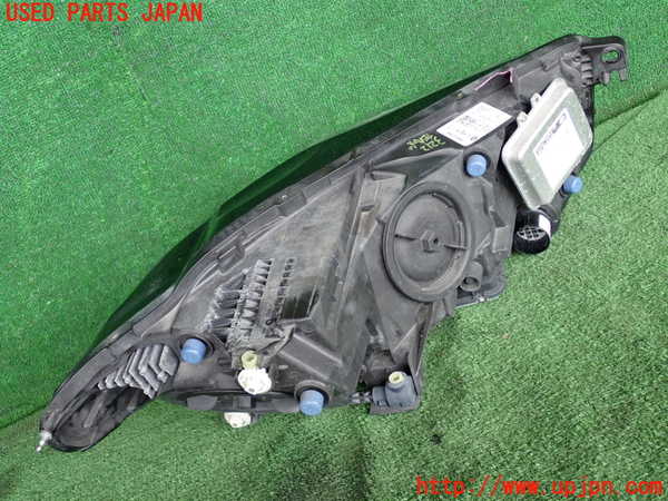 2UPJ-32121132]ジャガー・XE(JA2NA)左ヘッドライト HID 中古_m0002.jpg