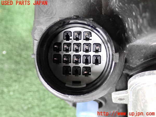 2UPJ-32121132]ジャガー・XE(JA2NA)左ヘッドライト HID 中古_m0004.jpg