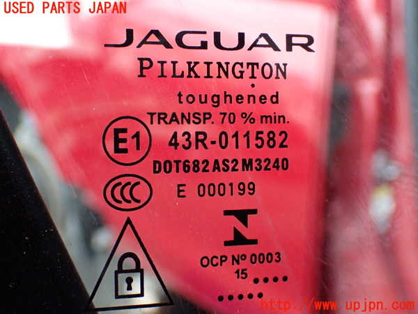 2UPJ-32121230]ジャガー・XE(JA2NA)右前ドア 中古 PILKINGTON M3240 43R-011582_m0003.jpg