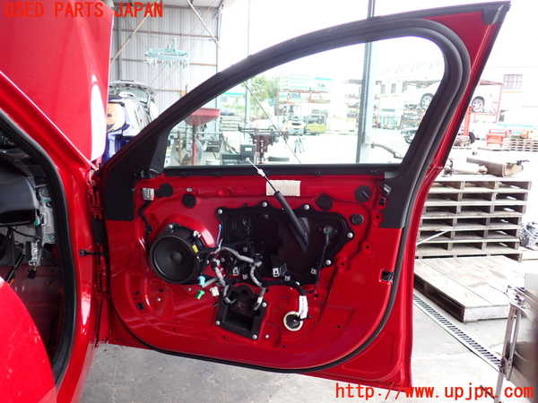 2UPJ-32121230]ジャガー・XE(JA2NA)右前ドア 中古 PILKINGTON M3240 43R-011582_m0004.jpg