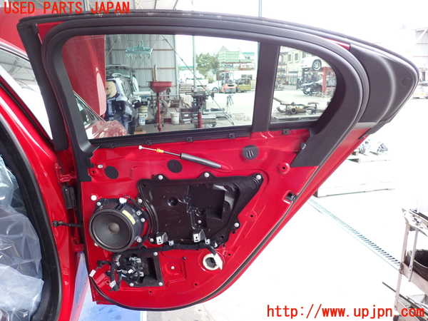 2UPJ-32121290]ジャガー・XE(JA2NA)右後ドア 中古 PILKINGTON M5540 43R-011604_m0004.jpg