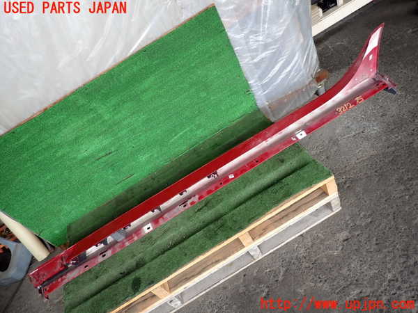 2UPJ-32121390]ジャガー・XE(JA2NA)右サイドステップ 中古_m0004.jpg