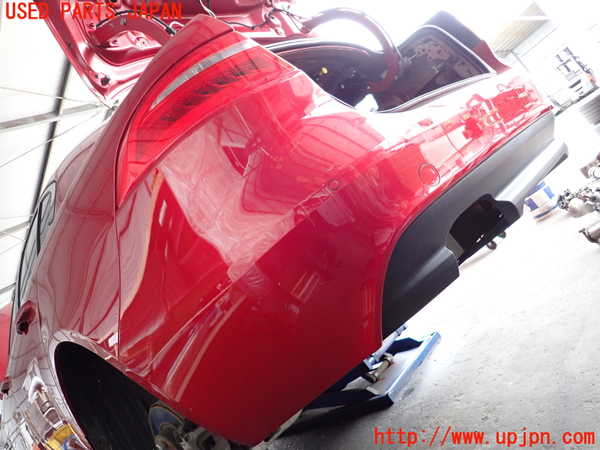 2UPJ-32121610]ジャガー・XE(JA2NA)リアバンパー 中古_m0003.jpg