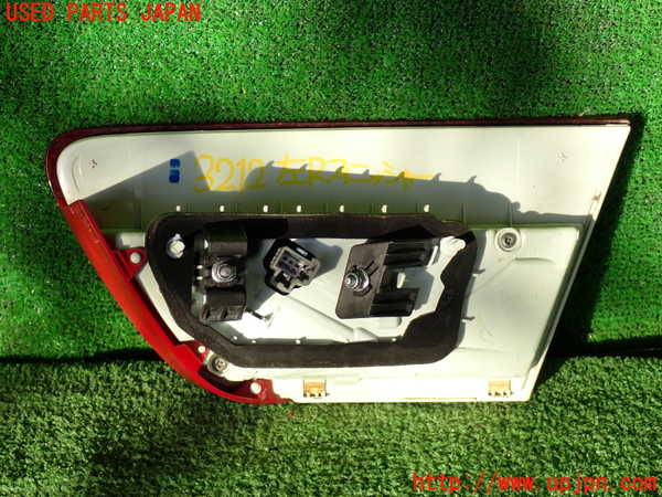 2UPJ-32121552]ジャガー・XE(JA2NA)左リアフィニッシャー 中古_m0002.jpg