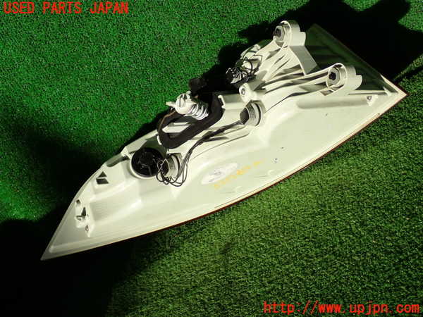 2UPJ-32121530]ジャガー・XE(JA2NA)右テールランプ 中古_m0002.jpg