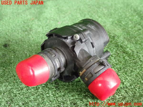 2UPJ-32122110]ジャガー・XE(JA2NA)ウォーターポンプ 中古_m0001.jpg