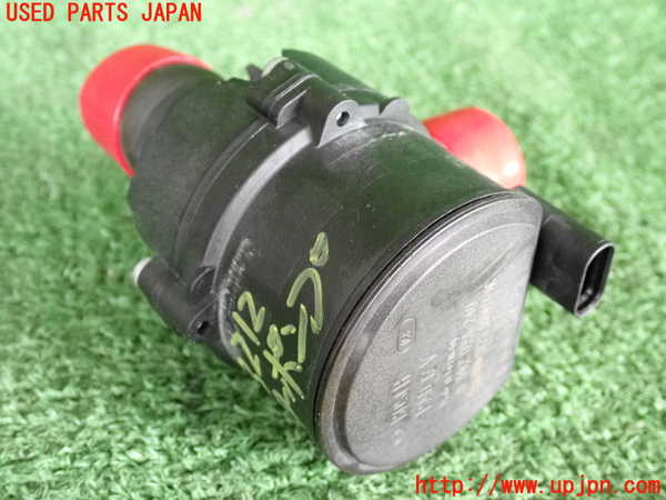 2UPJ-32122110]ジャガー・XE(JA2NA)ウォーターポンプ 中古_m0002.jpg