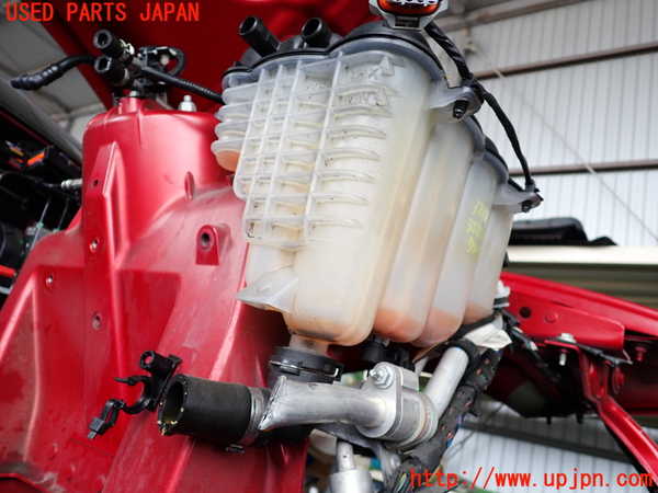 2UPJ-32122410]ジャガー・XE(JA2NA)ラジエータータンク 中古_m0002.jpg