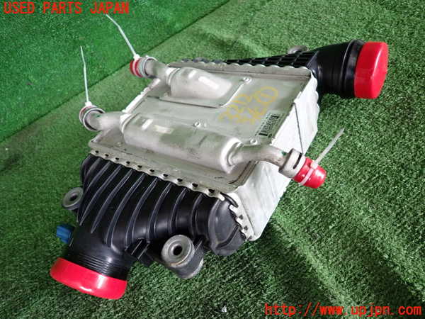 2UPJ-32122451]ジャガー・XE(JA2NA)インタークーラー1 中古_m0001.jpg