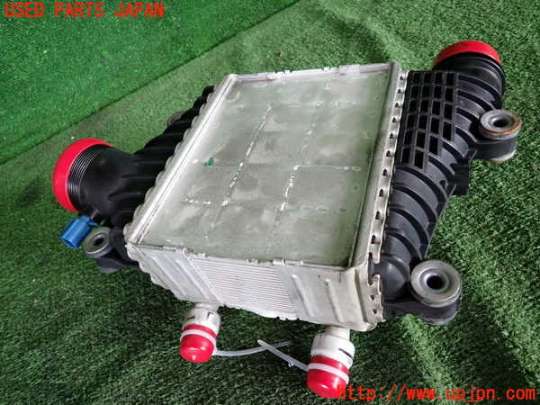 2UPJ-32122451]ジャガー・XE(JA2NA)インタークーラー1 中古_m0002.jpg