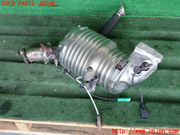 2UPJ-32122661]ジャガー・XE(JA2NA)触媒1 中古_m0002.jpg