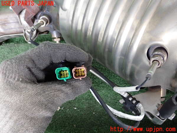 2UPJ-32122661]ジャガー・XE(JA2NA)触媒1 中古_m0004.jpg