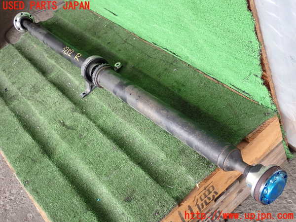 2UPJ-32123410]ジャガー・XE(JA2NA)リアプロペラシャフト 中古_m0001.jpg