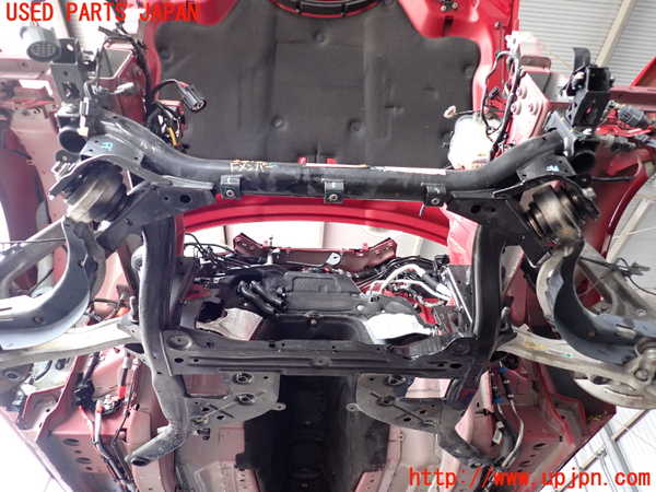 2UPJ-32125285]ジャガー・XE(JA2NA)フロントメンバー 中古_m0001.jpg