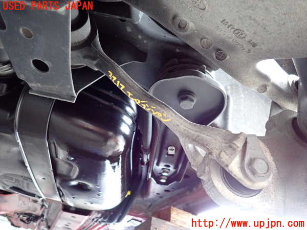 2UPJ-32125325]ジャガー・XE(JA2NA)右リアテンションロッド 中古_m0001.jpg