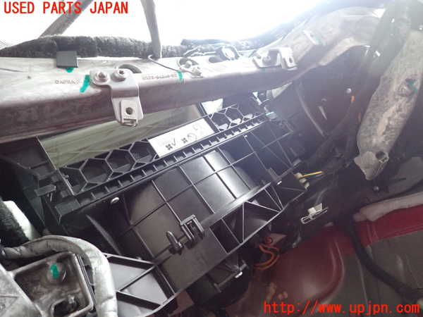 2UPJ-32126081]ジャガー・XE(JA2NA)エバポレーター1 中古_m0003.jpg