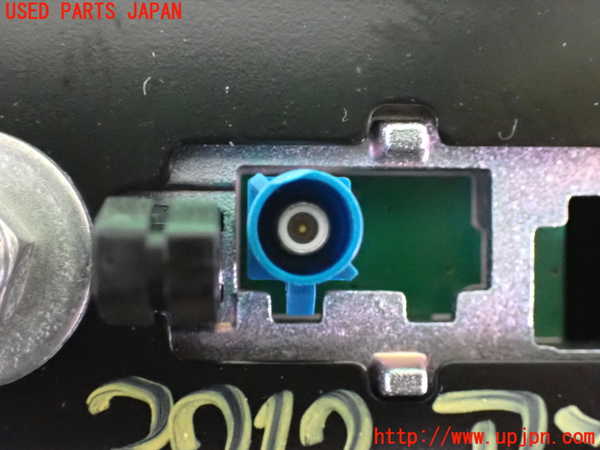 2UPJ-32126550]ジャガー・XE(JA2NA)アンテナ 中古_m0005.jpg