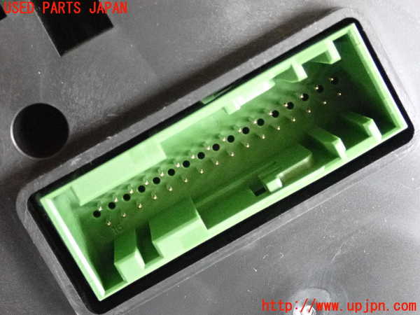2UPJ-32126170]ジャガー・XE(JA2NA)スピードメーター 中古_m0004.jpg