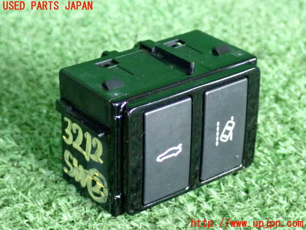 2UPJ-32126307]ジャガー・XE(JA2NA)スイッチ2(トランク 車線逸脱警報) 中古_m0001.jpg