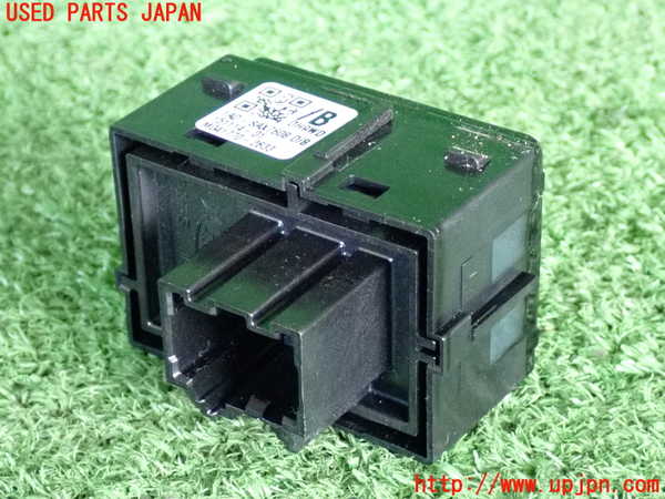 2UPJ-32126307]ジャガー・XE(JA2NA)スイッチ2(トランク 車線逸脱警報) 中古_m0002.jpg