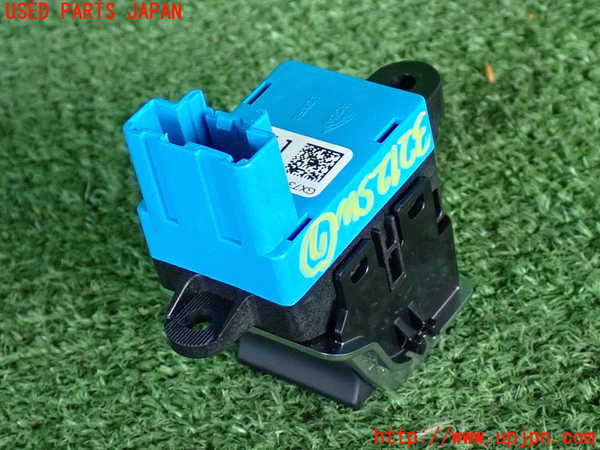 2UPJ-32126312]ジャガー・XE(JA2NA)スイッチ7(電動パーキング) 中古_m0002.jpg