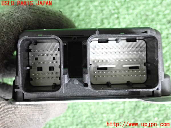 2UPJ-32126145]ジャガー・XE(JA2NA)エアバッグコンピューター 中古_m0004.jpg