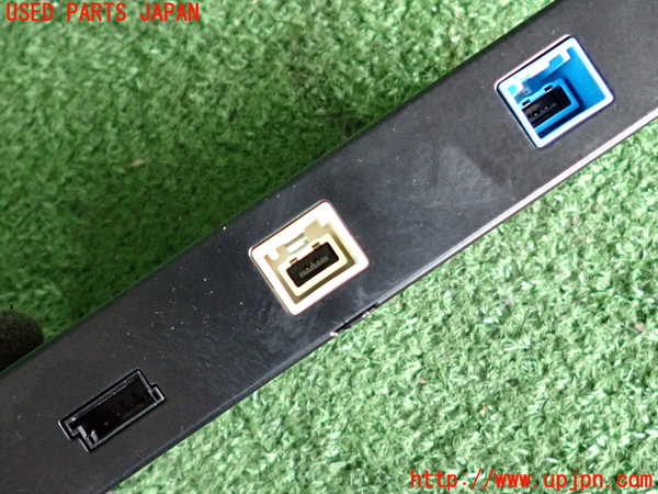 2UPJ-32126150]ジャガー・XE(JA2NA)コンピューター5 中古 CX23-18A918-AA_m0004.jpg