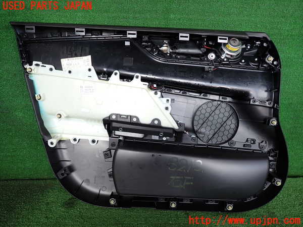 2UPJ-32121234]ジャガー・XE(JA2NA)右前ドア内張り 中古_m0004.jpg